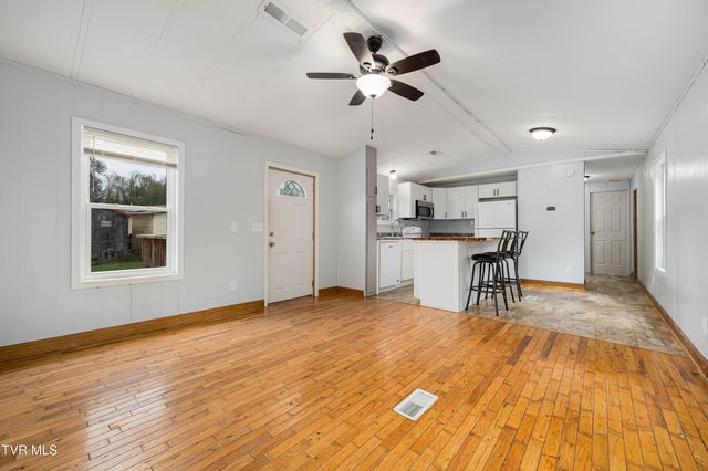 140 Peters Hollow Rd Road, Elizabethton, TN 37643