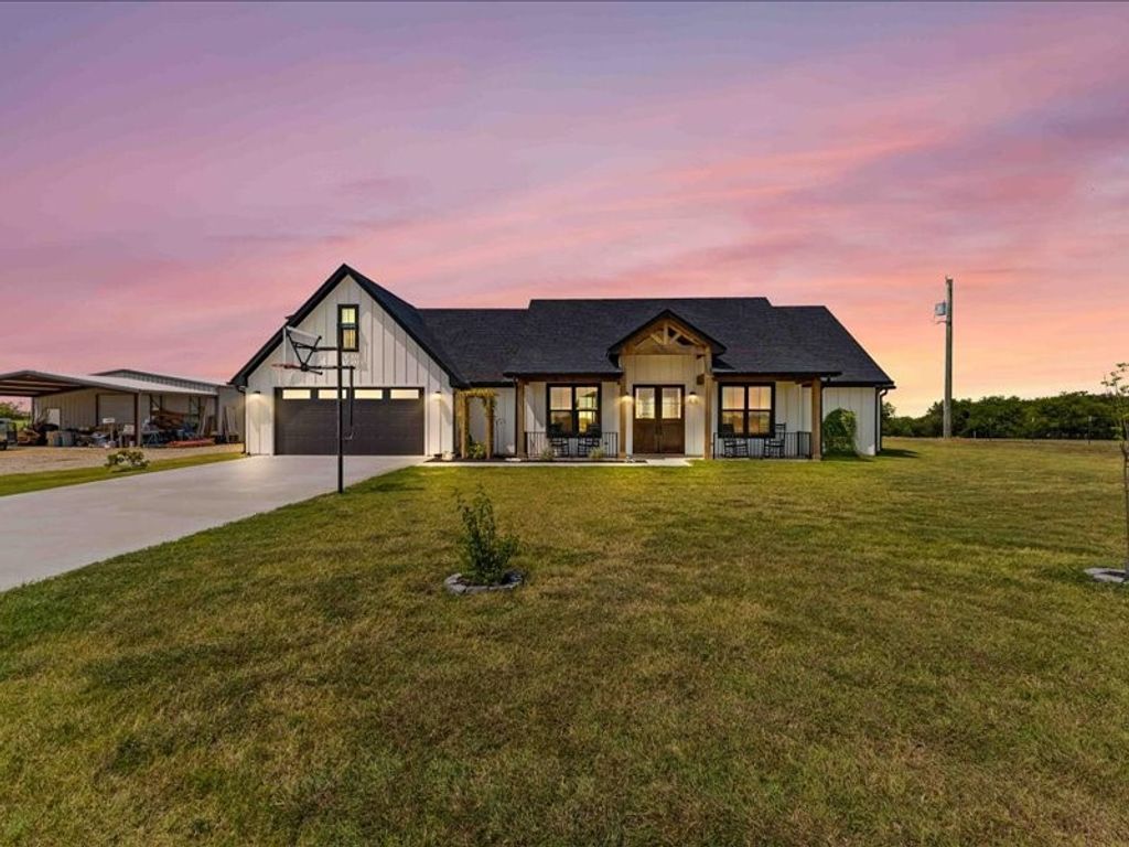 1100 Southern View, Lorena, TX 76655