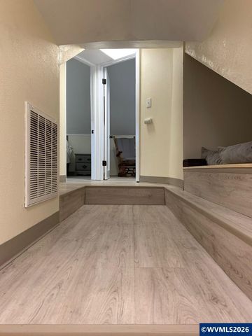 2560 Cherry Av NE, Salem, OR 97301