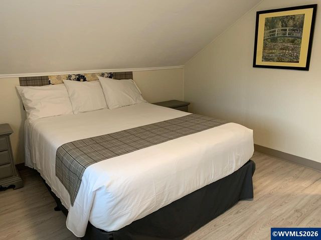 2560 Cherry Av NE, Salem, OR 97301