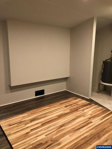 2560 Cherry Av NE, Salem, OR 97301