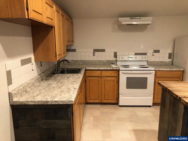 2560 Cherry Av NE, Salem, OR 97301