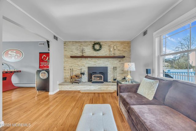 40 Michelle Lane, Hillsborough, NJ 08844