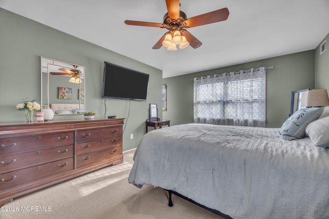 40 Michelle Lane, Hillsborough, NJ 08844