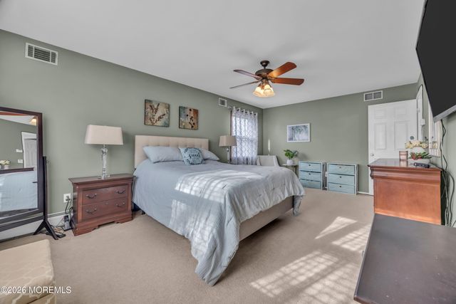 40 Michelle Lane, Hillsborough, NJ 08844