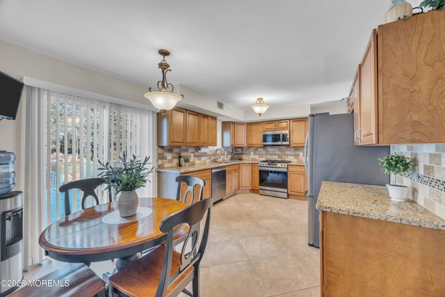 40 Michelle Lane, Hillsborough, NJ 08844