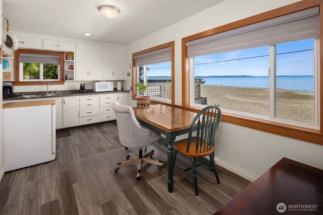 212 S 219th Street, Normandy Park, WA 98198