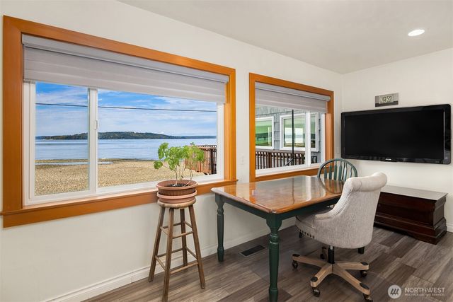 212 S 219th Street, Normandy Park, WA 98198