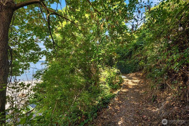 212 S 219th Street, Normandy Park, WA 98198