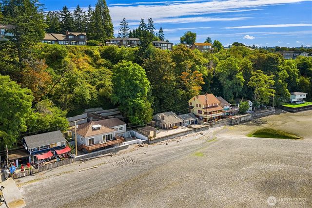 212 S 219th Street, Normandy Park, WA 98198