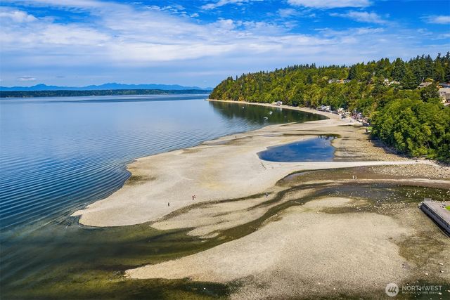 212 S 219th Street, Normandy Park, WA 98198