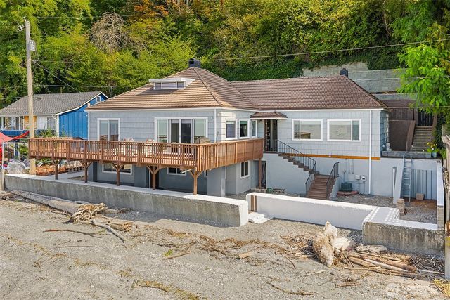 212 S 219th Street, Normandy Park, WA 98198