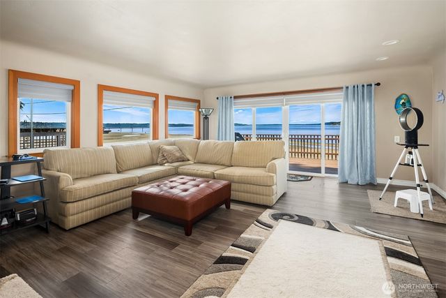 212 S 219th Street, Normandy Park, WA 98198