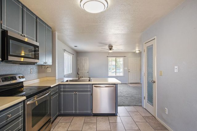 13295 Aura Ln, Waterford, CA 95386