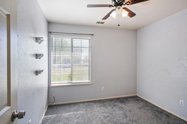 13295 Aura Ln, Waterford, CA 95386