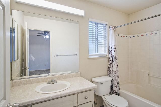 13295 Aura Ln, Waterford, CA 95386