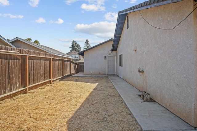 13295 Aura Ln, Waterford, CA 95386