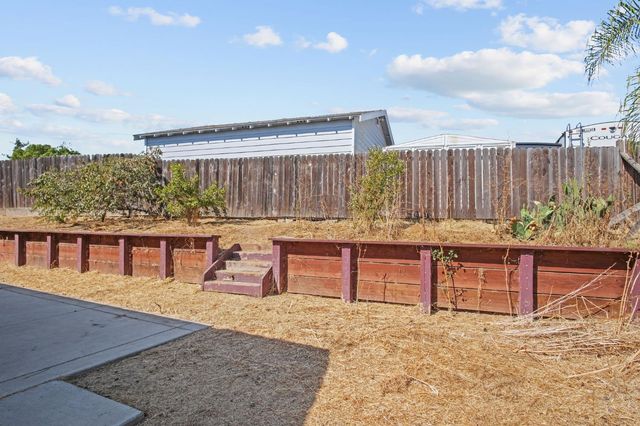 13295 Aura Ln, Waterford, CA 95386