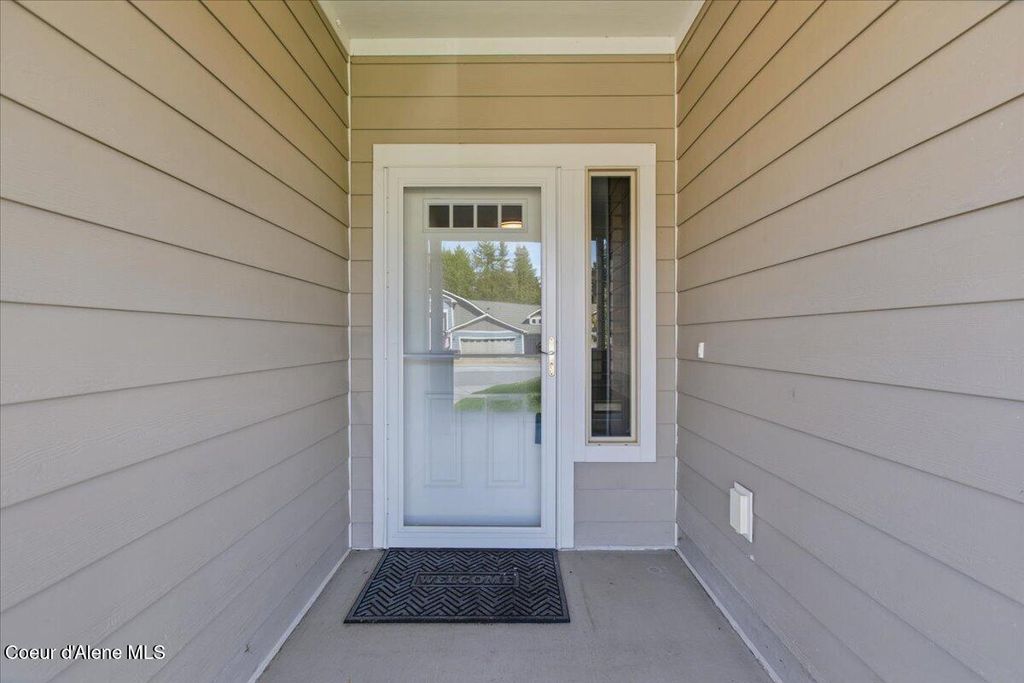 3364 N Sherwood DR, Coeur d'Alene, ID 83815 photo 4