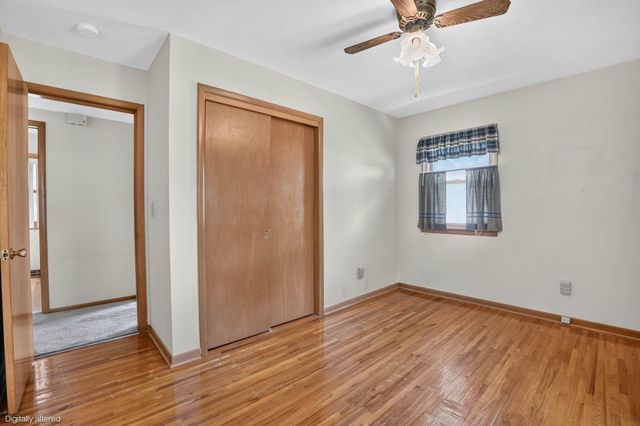 5147 Foulk Rd, Waterloo, IA 50702