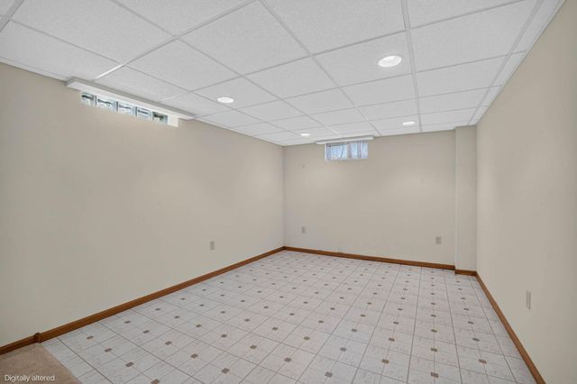 5147 Foulk Rd, Waterloo, IA 50702