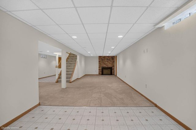 5147 Foulk Rd, Waterloo, IA 50702