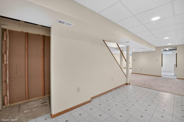 5147 Foulk Rd, Waterloo, IA 50702