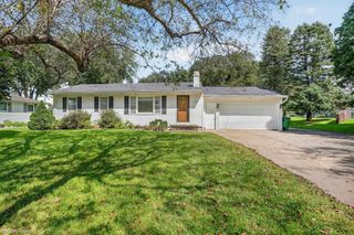 5147 Foulk Rd, Waterloo, IA 50702