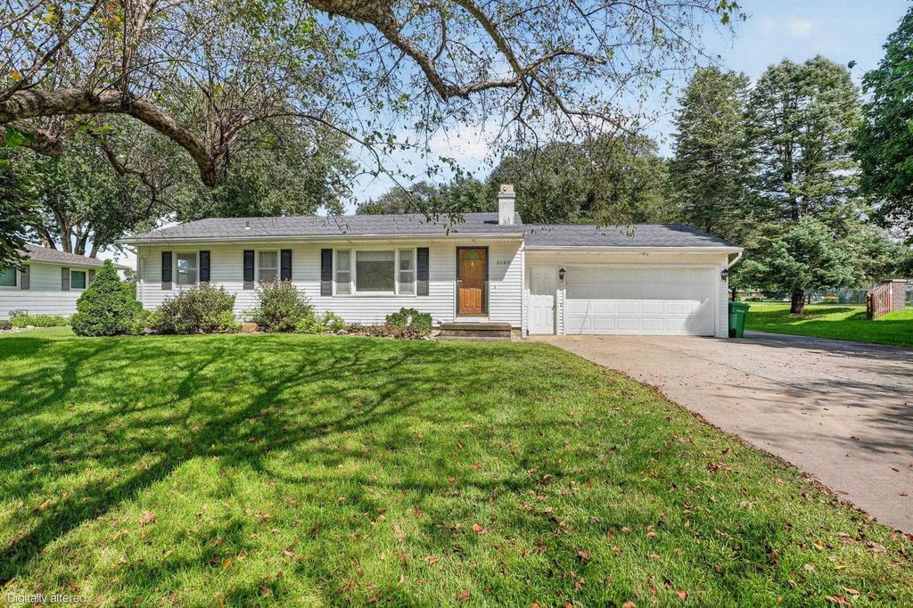 5147 Foulk Rd, Waterloo, IA 50702