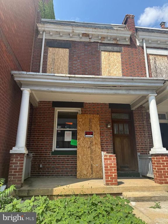 2352 CHAMPLAIN ST NW, Washington, DC 20009