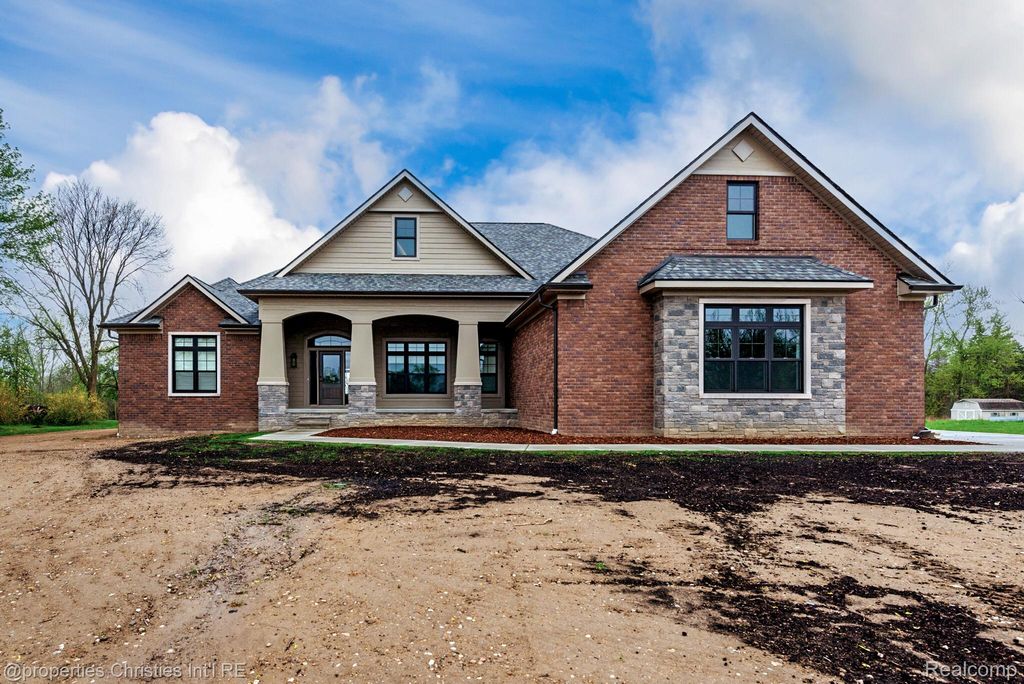 1933 Shane Ct, Addison Township, MI 48370