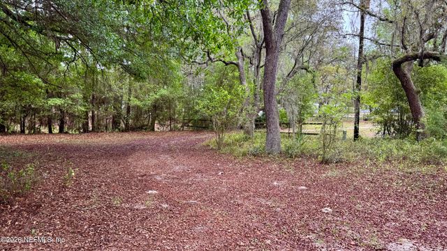 116 JAMES Avenue, Interlachen, FL 32148