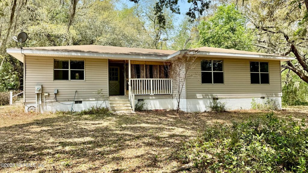 116 JAMES Avenue, Interlachen, FL 32148