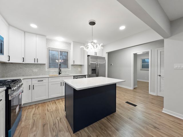 242 Hickory Street, Park Forest, IL 60466