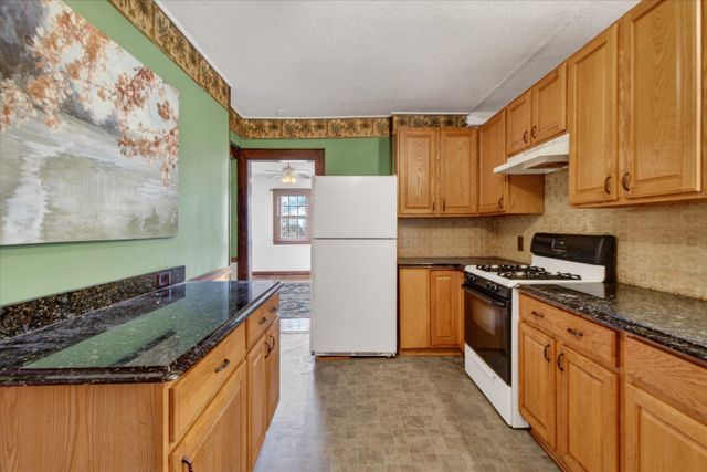 804 Woodworth Avenue, Alma, MI 48801