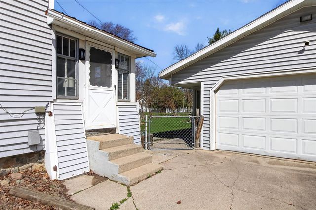 804 Woodworth Avenue, Alma, MI 48801