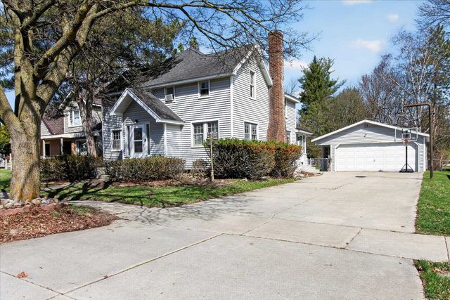 804 Woodworth Avenue, Alma, MI 48801