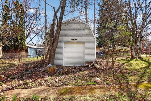 804 Woodworth Avenue, Alma, MI 48801