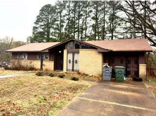 3935 N TREZEVANT LN, Memphis, TN 38127