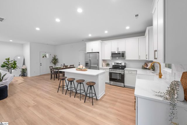 122 Guest Circle, Anderson, SC 29621