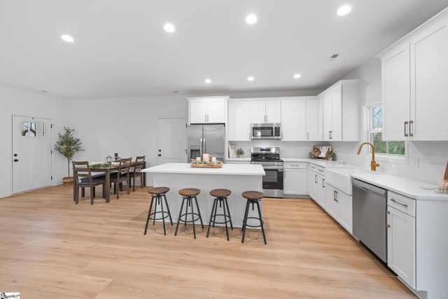 122 Guest Circle, Anderson, SC 29621