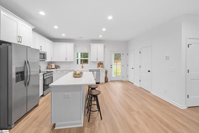 122 Guest Circle, Anderson, SC 29621