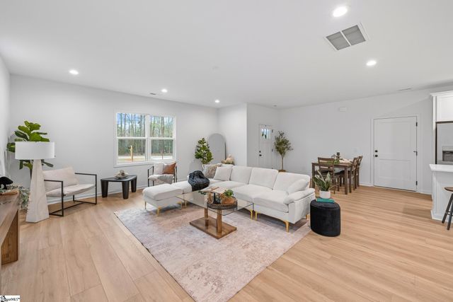 122 Guest Circle, Anderson, SC 29621