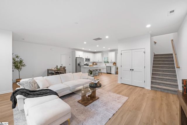 122 Guest Circle, Anderson, SC 29621