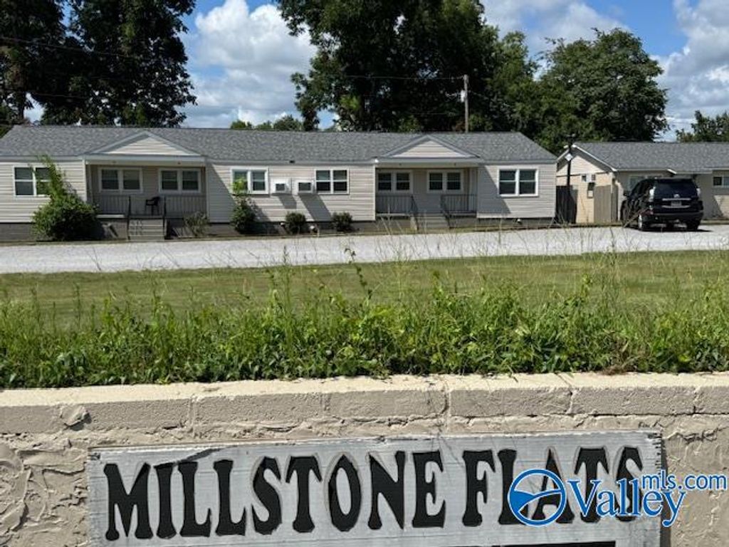 2714 7th Avenue SW D, Huntsville, AL 35805