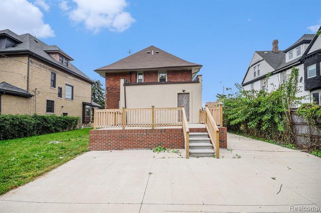 890 E Grand Boulevard N, Wayne, MI 48207