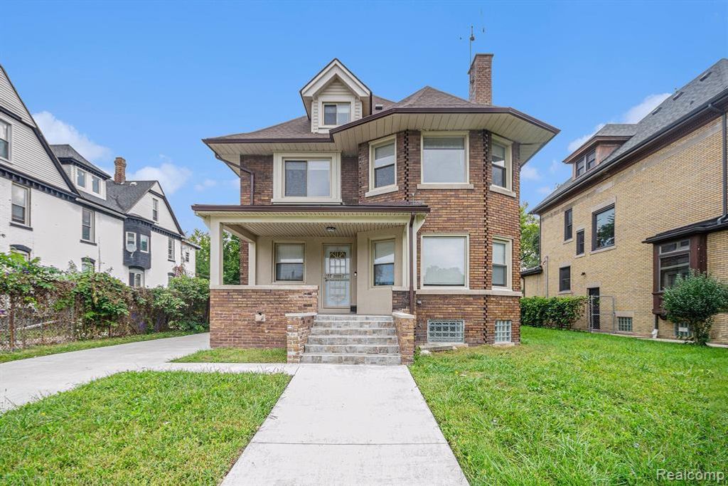 890 E Grand Boulevard N, Wayne, MI 48207