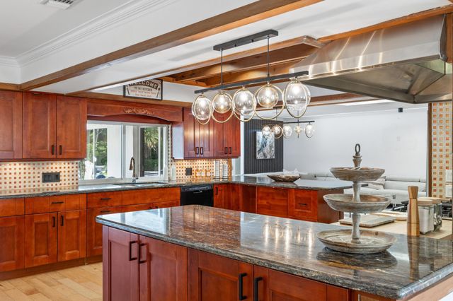 11621 NW 21st Court, Plantation, FL 33323