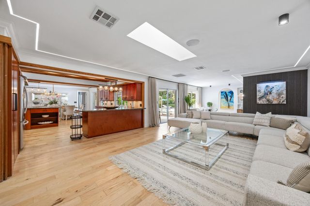 11621 NW 21st Court, Plantation, FL 33323