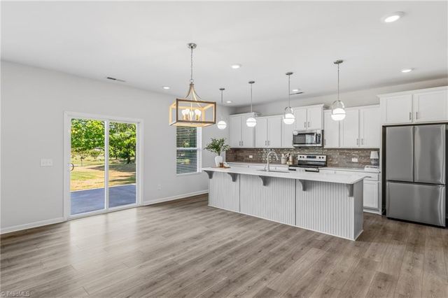 4623 Shattalon Drive, Winston-salem, NC 27106